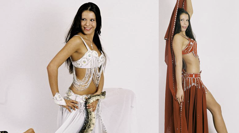 Bellydancers en decorwand met kameel