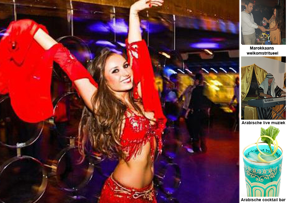 Bellydancers en decorwand met kameel